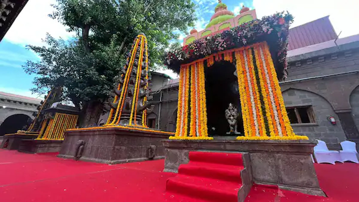 dehu temple outside view